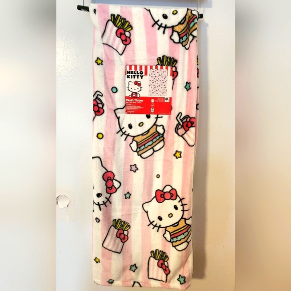 Hello Kitty with fries and stars Throw Blanket NWT - Picture 1 of 4